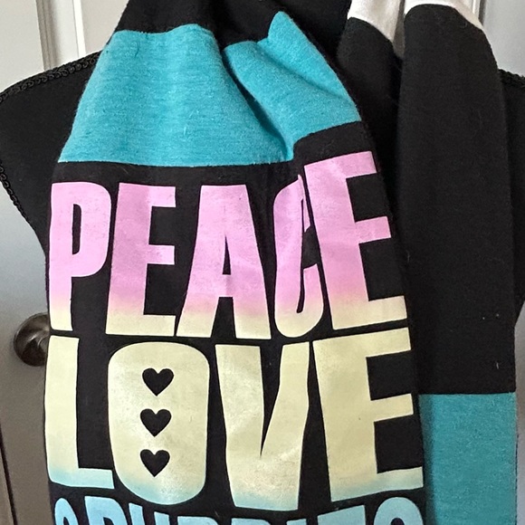 Peace Love flannel scarf black - Picture 3 of 3